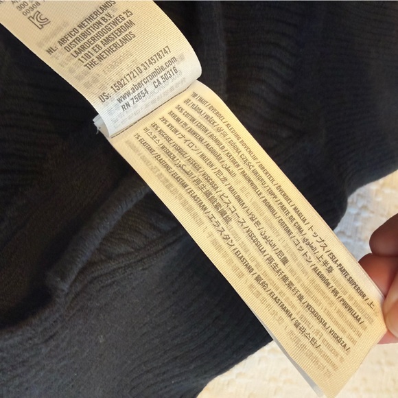 Abercrombie & Fitch Mini Sweater Dress + Mockneck Shrug Set - Picture 4 of 10